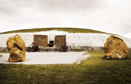 Newgrange (Bru na Boinne) World Heritage megalithic siteの写真素材