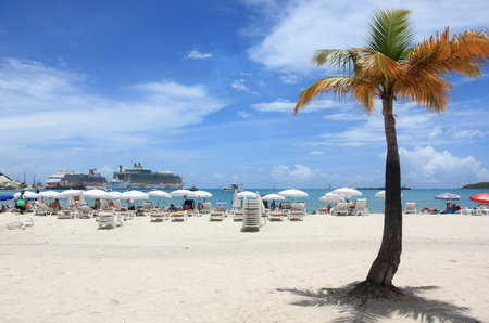 cruise ship Oasis of the seas in the Caribbeanのeditorial素材