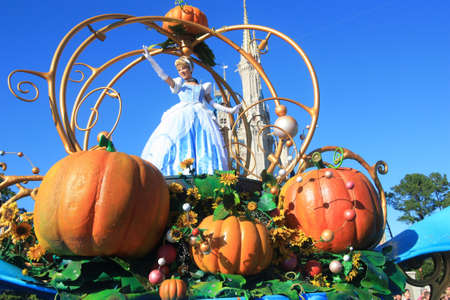 Cinderella on magic Kingdom parade in Disney World, Orlandoのeditorial素材