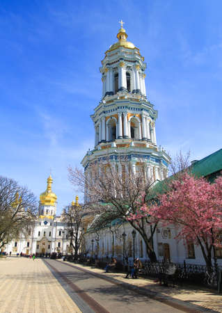 kiev cathedral and blooming sakura in springのeditorial素材
