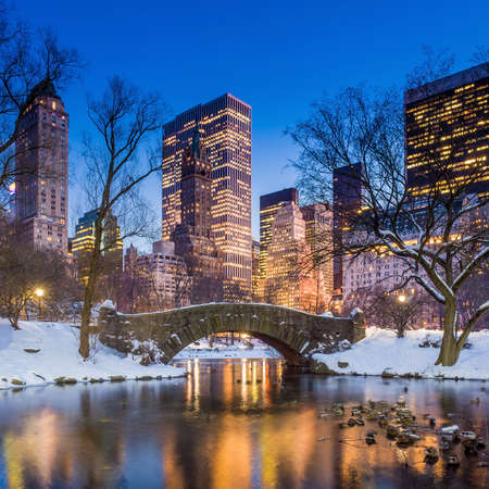 Gapstow bridge in winter, Central Park New York City の写真素材