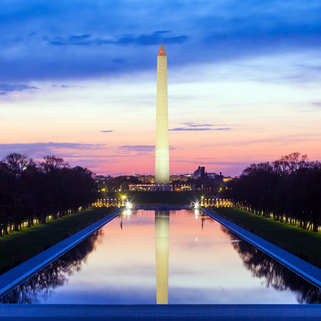Sunrise from Lincoln Memorial with Washington Monument のeditorial素材