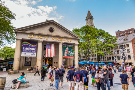 BOSTON - JMay 20: People visit famous Quincy Market on May 20, 2014 in Boston. Quincy Market dates back to 1825 and is a major tourism destination in Boston.のeditorial素材