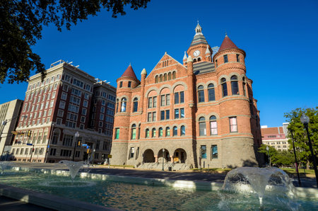 DALLAS-SEPTEMBER 20 : The Dallas County Courthouse also known as the Old Red Museum on September 20, 2014. IT built in 1892 of red sandstone rusticated marble accentsのeditorial素材