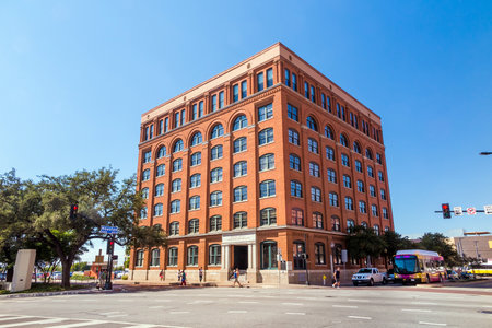 DALLAS-OCT 17: The Sixth Floor Museum in Downtown Dallas is a popular visitor spot remembering the tragedy of the Kennedy assassination 50 years ago, October 17 2014, Dallasのeditorial素材