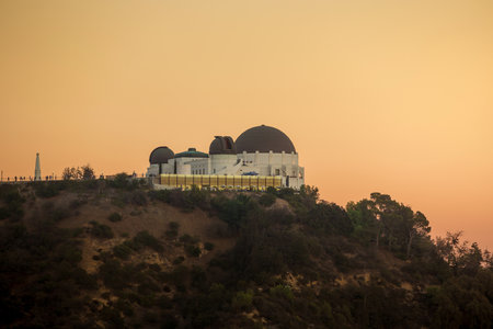 The Griffith Observatory and Los Angeles city skyline at twilight CAのeditorial素材