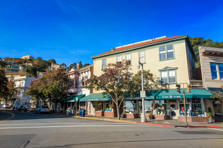 SAN FRANCISCO - October 22: Sausalito city on on October 22, 2014 in San Francisco, USA. Sausalito is a San Francisco Bay Area city in Marin County, California.のeditorial素材