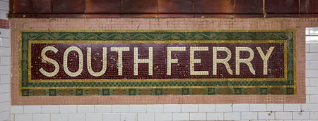 South Ferry subway sign in Manhattanのeditorial素材