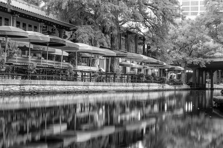 SAN ANTONIO, TEXAS, USA - SEP 27: Section of the famous Riverwalk on September 27, 2014 in San Antonio, Texas. A bustling place with many restaurants and bars.のeditorial素材