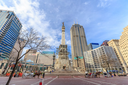 INDIANAPOLIS, INDIANA, April 14, 2015: The Indiana State Soldiers and Sailors Monument is a 284 ft 6 in (86.72 m) neoclassical monument built on Monument Circle,のeditorial素材