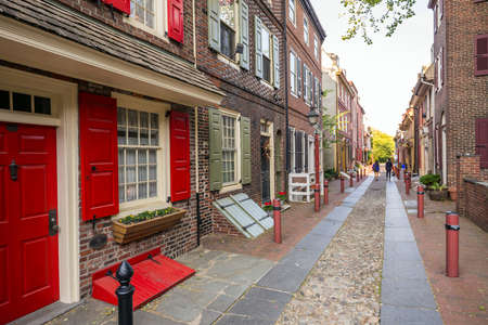 The historic Old City in Philadelphia, Pennsylvania. Elfreth's Alley, referred to as the nation's oldest residential street, dating to 1702.の写真素材