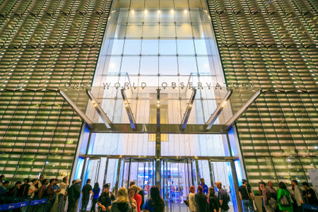 NEW YORK - MAY 29 : ONE  WORLD OBSERVATORY grand opening day on May 29, 2015. It  is open year round. Starting May 29th until September 7th from 9 a.m. until midnightのeditorial素材