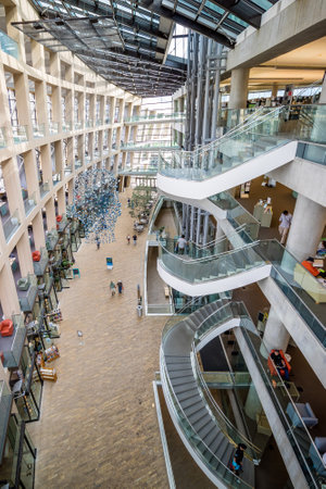 SALT LAKE CITY, UTAH - OCTOBER 1: Interior of the contemporary Salt Lake City Public Library on October 1, 2015 in Salt Lake City, Utah USAのeditorial素材