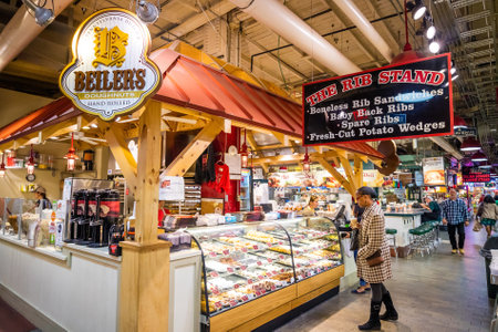PHILADELPHIA - OCT 20:Reading Terminal Market in Philadelphia, USA, on October 20, 2015. It is an enclosed public market found at 12th and Arch Streets in downtown Philadelphia.のeditorial素材