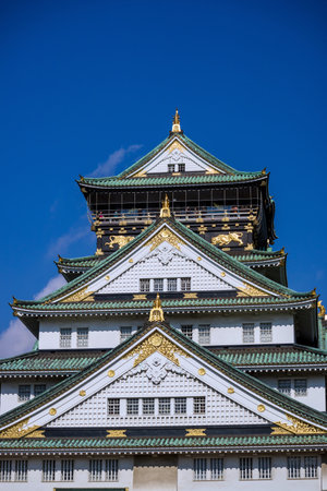 Osaka Castle with blue sky in Osaka, Japan.のeditorial素材