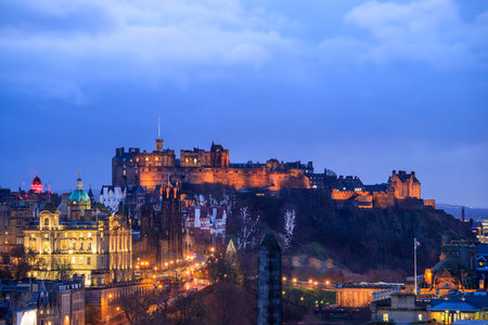 Old town Edinburgh and Edinburgh castle at night, Scotland UKのeditorial素材