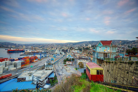 Passenger carriage of funicular railway in Valparaiso, Chile.のeditorial素材
