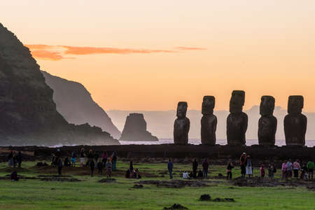 Silhouette shot of Moai statues in Easter Island, Chileの写真素材