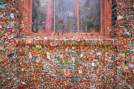 SEATTLE- JULY 29 : The Market Theater Gum Wall in downtown Seattle on July 29, 2016. It is a local landmark in downtown Seattle, in Post Alley under Pike Place Market.のeditorial素材