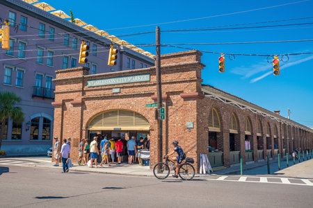 Charleston, South Carolina, USA - SEP 3: The historic Charleston City Market. As one of the nation's oldest public markets, visitors find more than 300 entrepreneurs. on September 3, 2016のeditorial素材