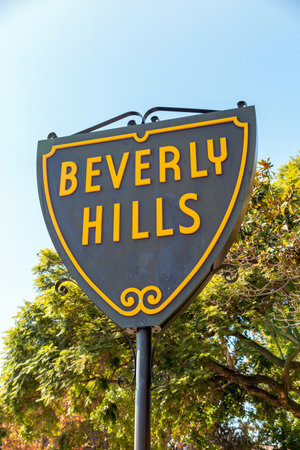 BEVERLY HILLS, CA - October 24, 2014 : Beverly Hills street sign  in Los Angeles, California  USAのeditorial素材