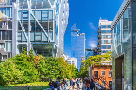 NEW YORK, USA - SEPTEMBER 27, 2022: The High Line, a famous public park in Manhattan United Statesのeditorial素材