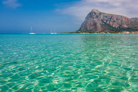 The tropical colors of the seewater in the sicilian beach of San Vito Lo Capoの写真素材
