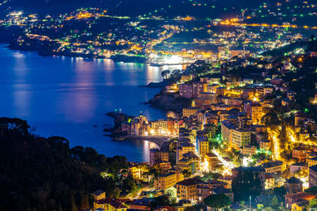View of the village of Camogli and the shore during the blue hourの写真素材
