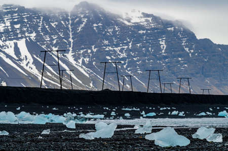 Icebergs coming from Vatnajokull located on the Diamond Beach near Jokulsarlon, in South Icelandの写真素材