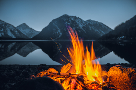 campfire at the lake planseeの写真素材