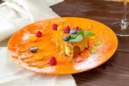Cheesecake with fresh berriesの写真素材