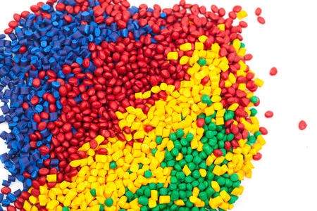 tinted plastic granulate for injection moulding process