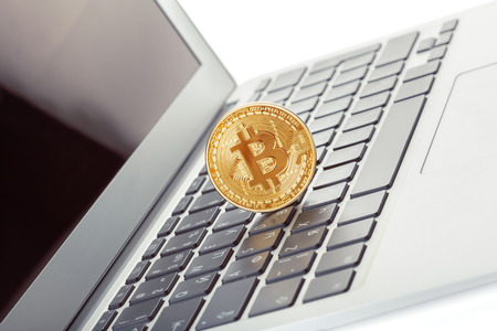 Photo Golden Bitcoinの写真素材