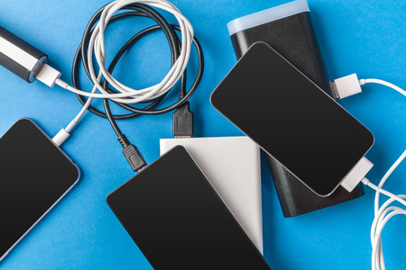 phone mobile connect to battery power bank