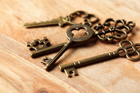 old key on wooden tableの写真素材
