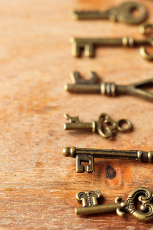 old key on wooden tableの写真素材