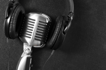 Retro microphone and headphonesの写真素材