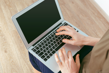Woman Using Laptop, Indoorsの写真素材