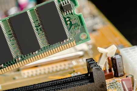 Computerchip, Technology and Electronics Industry