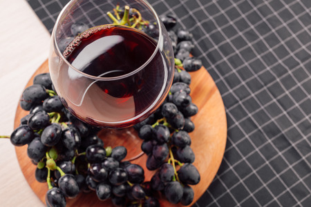 wine and grapes on the table