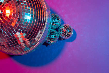Mirror party balls put on table close upの写真素材