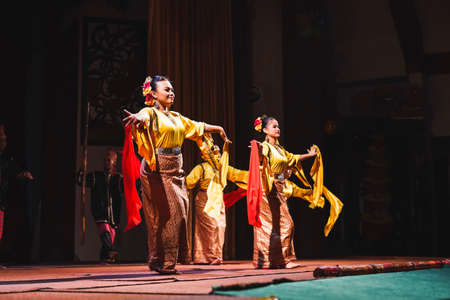 Sarawakian traditional dance by Melanau People, one of the local ethic in Sarawak.のeditorial素材