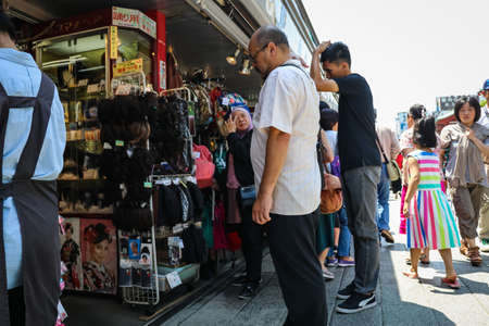 The street view of Asakusa, Tokyo. Asakusa is place where people shops for souvenir and foods in Tokyo.のeditorial素材