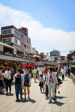 The street view of Asakusa, Tokyo. Asakusa is place where people shops for souvenir and foods in Tokyo.のeditorial素材