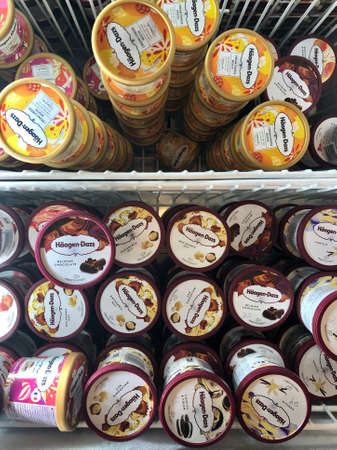 Variety of of Haagen Dazs icecream inside a chillerのeditorial素材