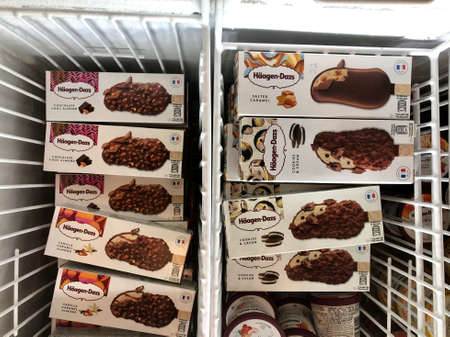 Variety of of Haagen Dazs icecream inside a chillerのeditorial素材