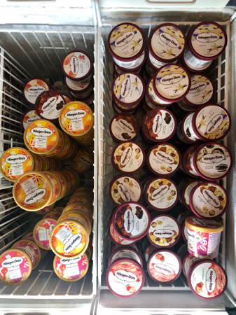 Variety of of Haagen Dazs icecream inside a chillerのeditorial素材