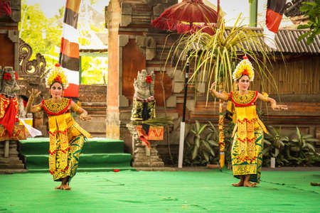 Balinese Traditional Barong Dance. In traditional Barong dance performances, he is portrayed in his struggles against Rangda, it is the popular part of Balinese culture.のeditorial素材