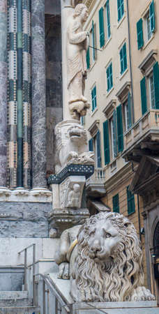Lion statue in the cathedral of San Lorenzo in Genoa, Italyの写真素材