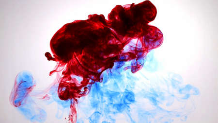 Take a picture of ink into the water.Photos are from the creations of the team.